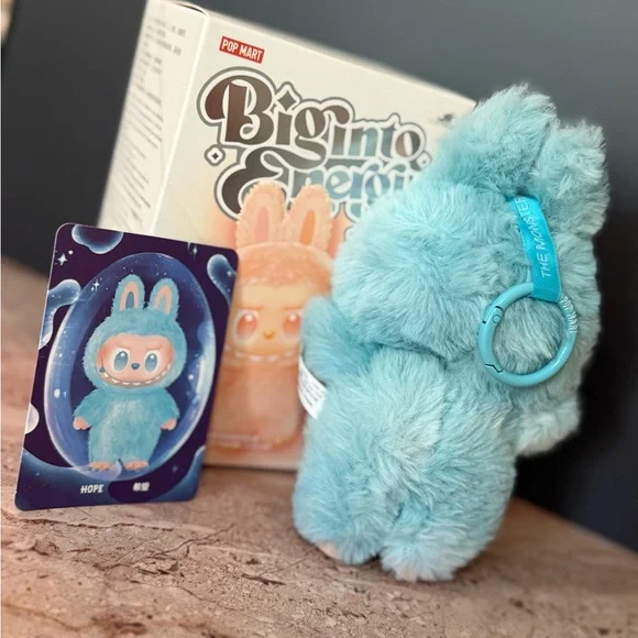 AUTHENTIC NEW Pop Mart LABUBU Big Into
Energy Vinyl Plush - HOPE - Picture 2 of 2